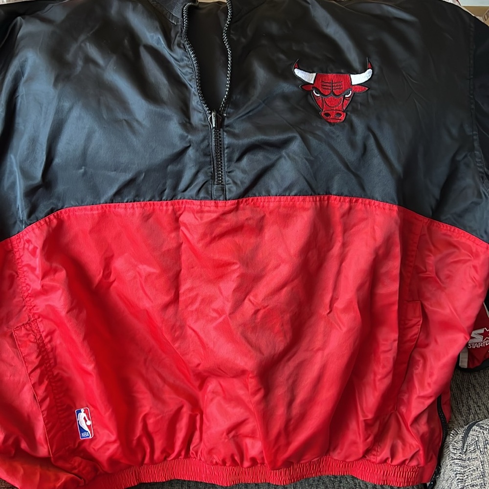 Chicago Bulls Black and Red used vintage reversible Windbreaker - Picture 3 of 5